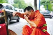 娱乐吃瓜酱环卫工人,默默守护城市清洁的“吃瓜酱”英雄